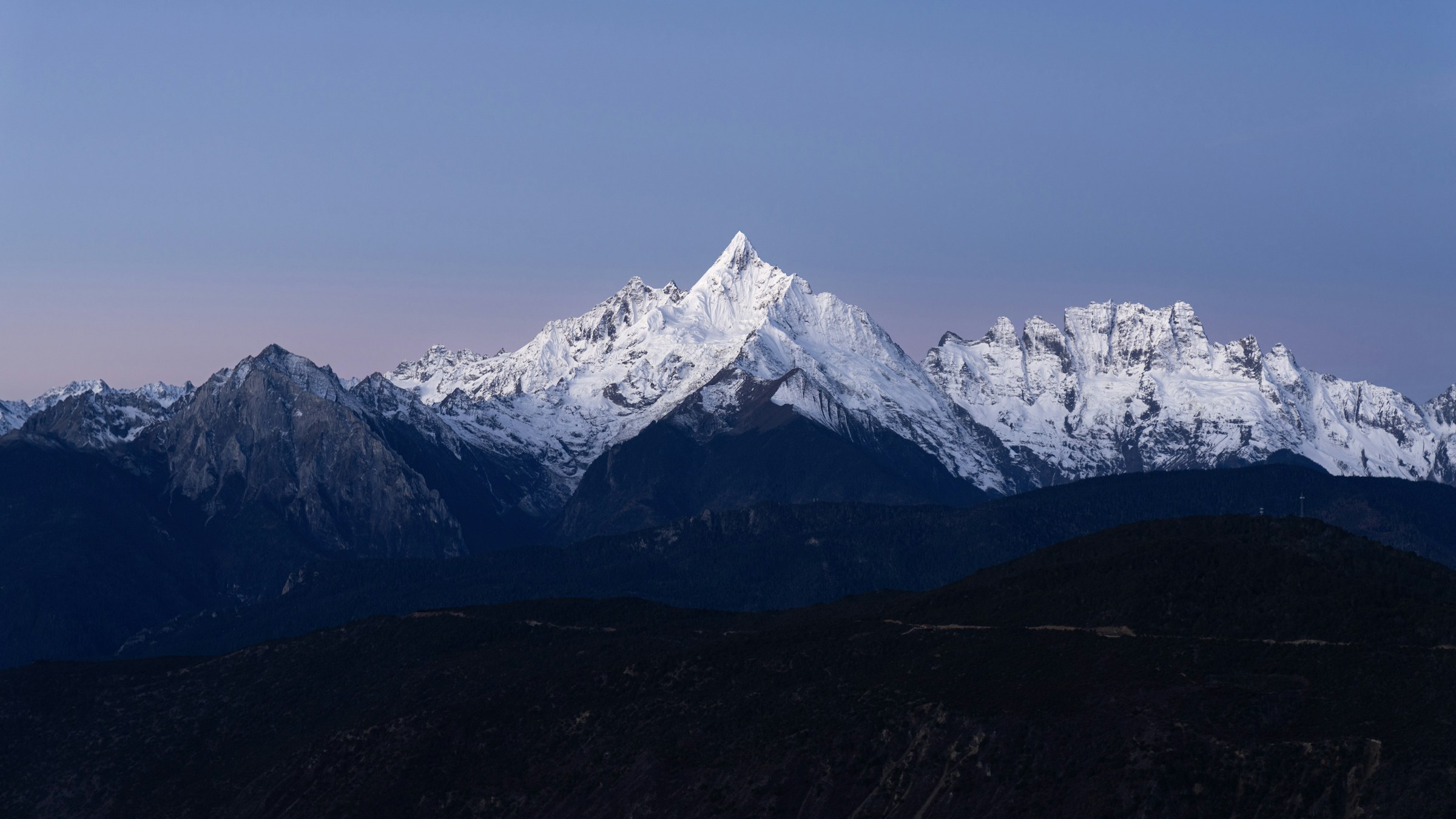 雪山视觉氛围图